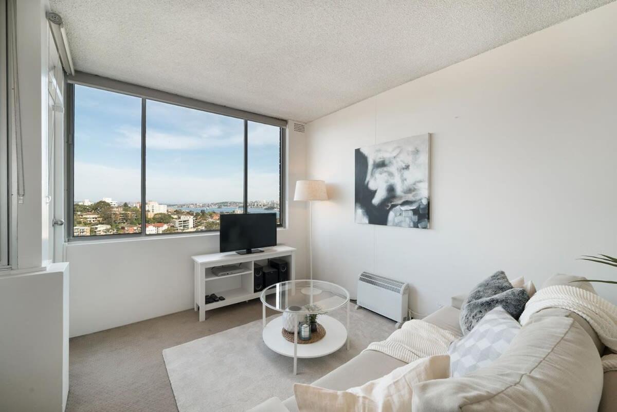 Image 5 of Bright and Sunny Studio Apartment