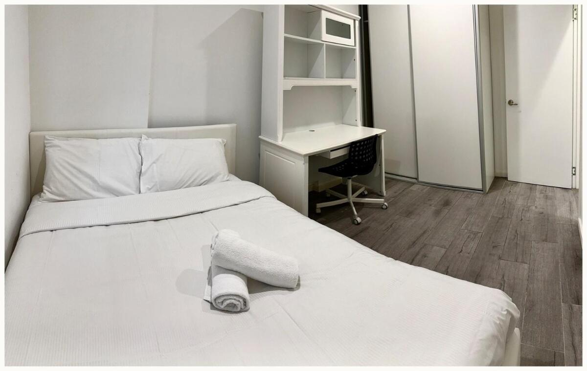 Image 1 of Burwood 2Br Lovely Apt Near Train