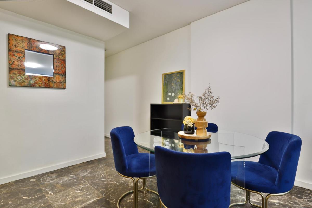 Image 5 of CBD Harbour Retreat – Lovely 2BR Home