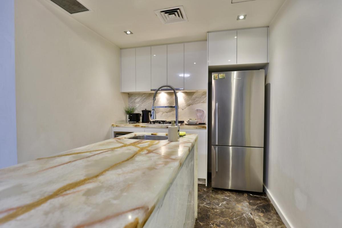 Image 4 of CBD Harbour Retreat – Lovely 2BR Home