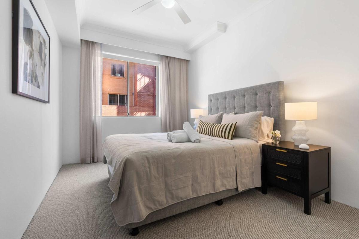 Image 1 of Camperdown Cozy Corner 1