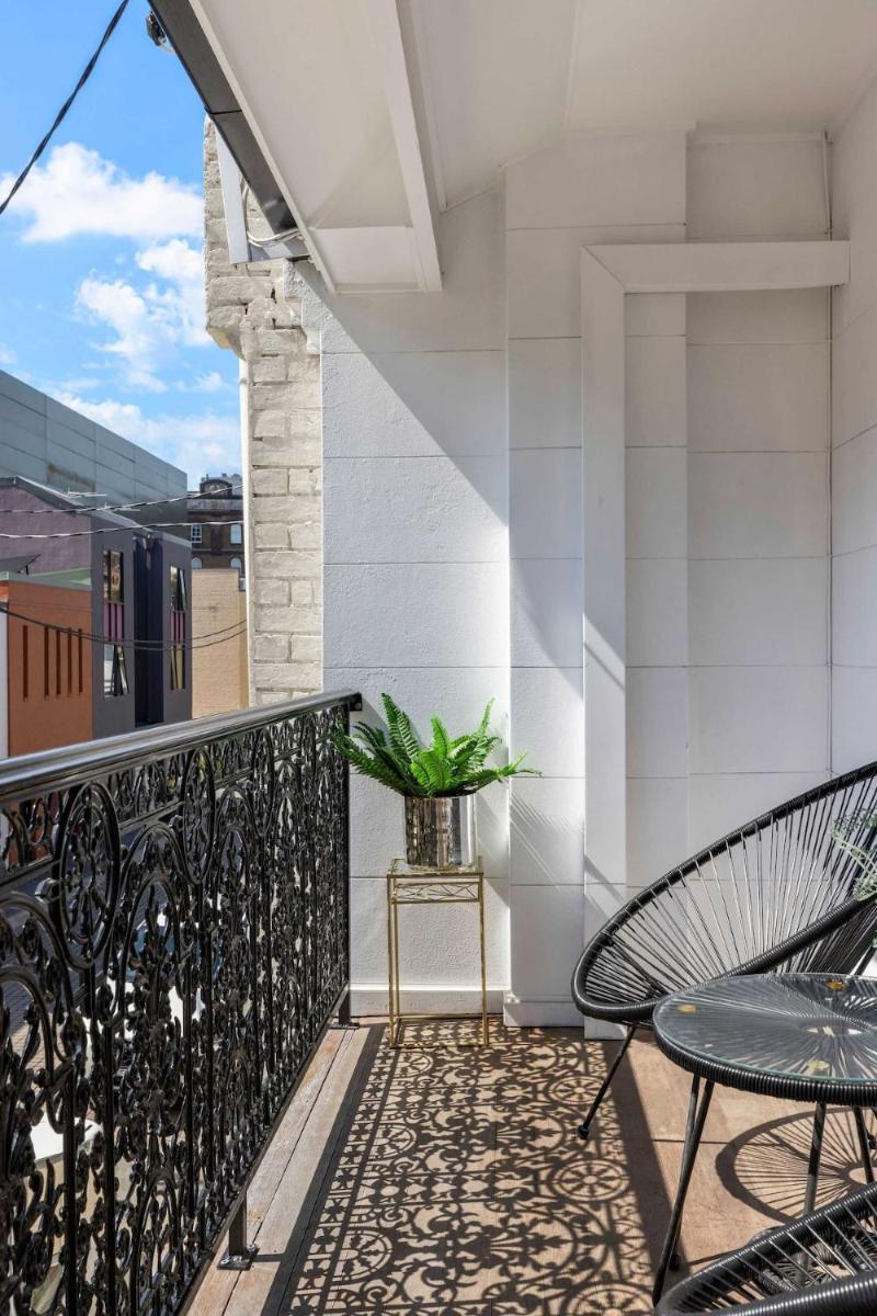 Image 3 of Charming Three-Story Terrace House in Pyrmont