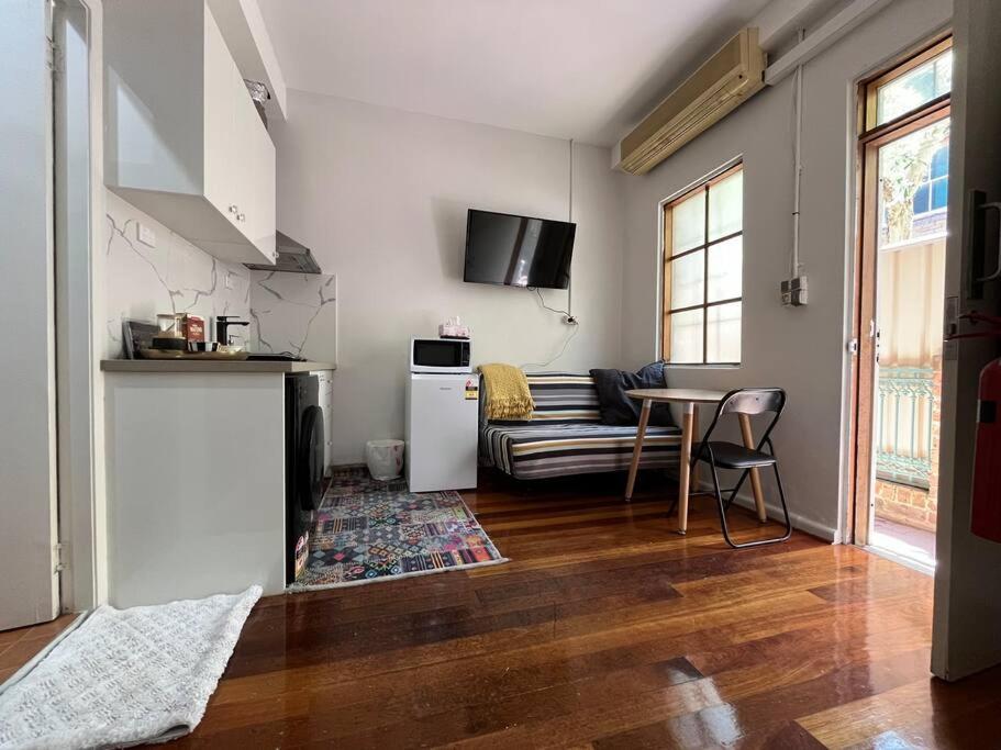Image 3 of Comfortable Studio