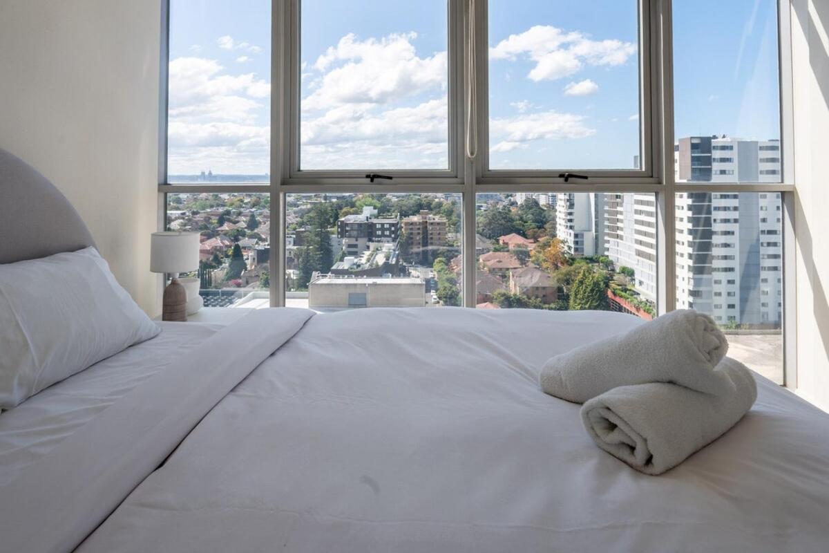 Image 1 of Comfy 1BDR Apartment 3min to Train Station Burwood