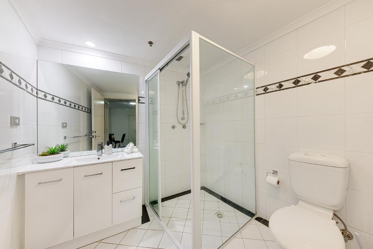 Image 1 of Comfy and Spacious 1B Sydney CBD Apartment in Central