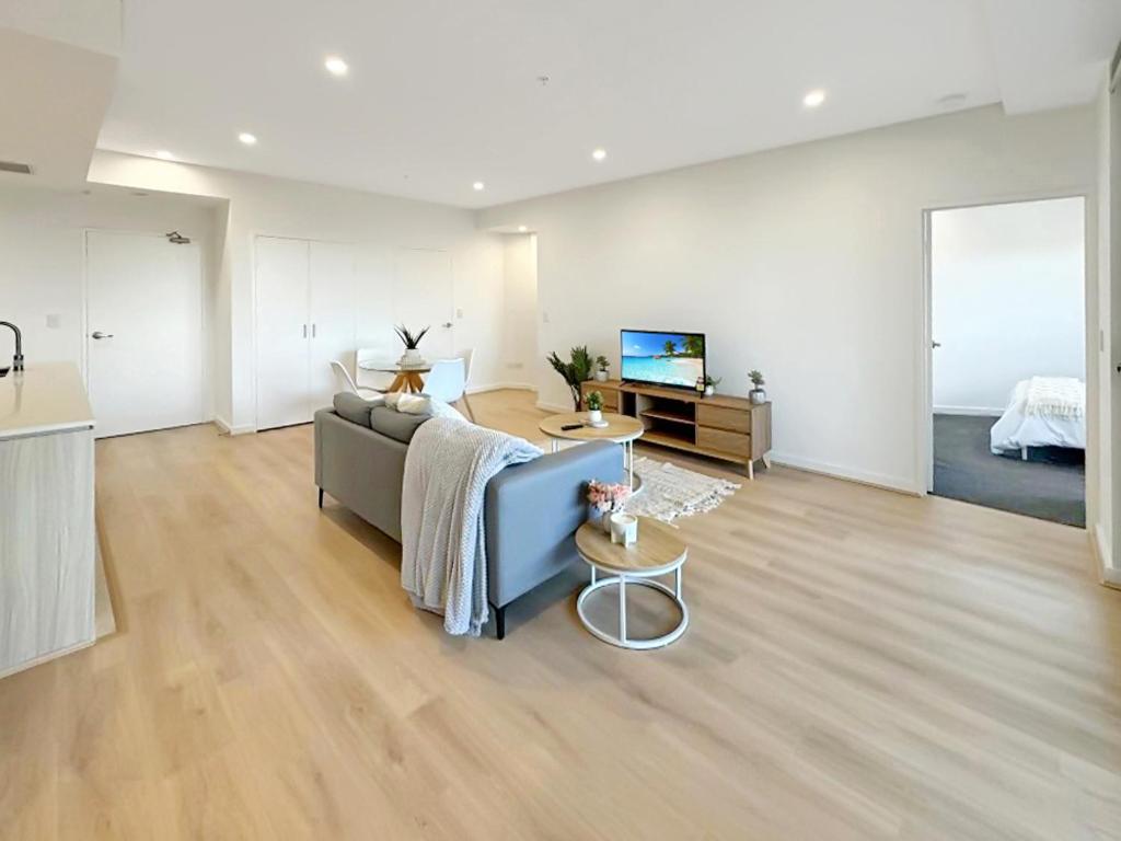 Image 2 of Contemporary 2BR with Balcony & Parking near Airport