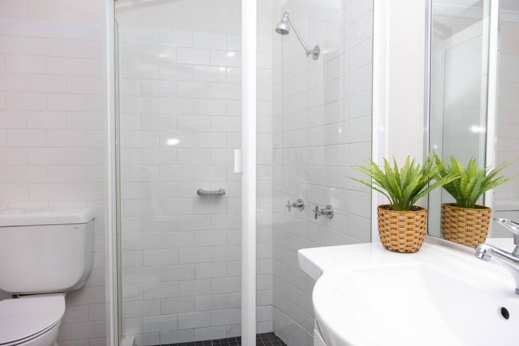 Image 2 of Darling Harbour Studio w Pool Sauna Gym Jacuzzi