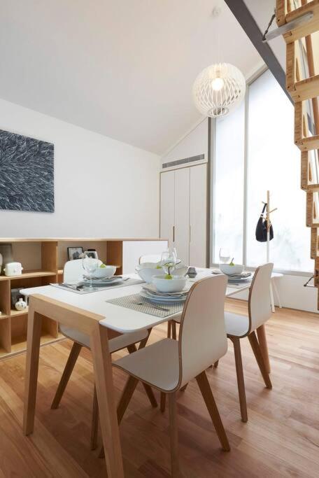 Image 3 of Gorgeous Glebe Loft Living