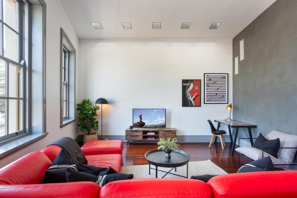 Image of Harbourfront 3 Bed 2 Bath Opposite Manly Wharf With Harbour Views