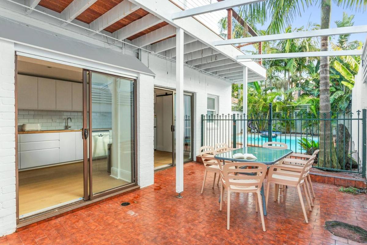 Image 6 of Henrietta – Poolside Relaxation near Bronte Beach