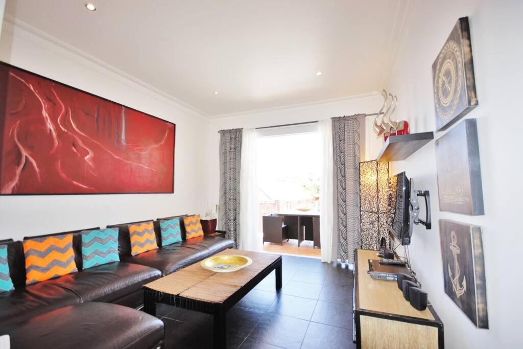 Image 2 of HolidayRento Beachfront Building on Bondi Beach