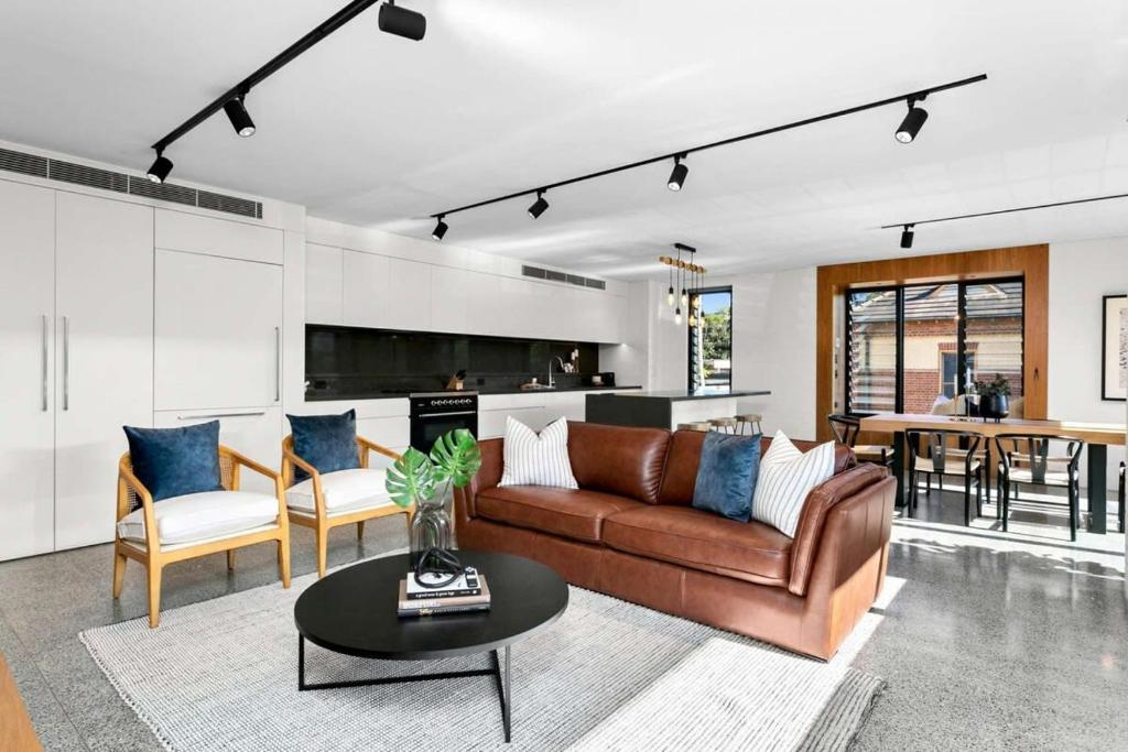 Image of Impeccable 3-Bed Home Near the Beach