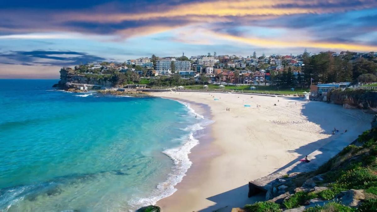 Image 5 of Luxurious Bondi Beach Apt Stunning Balcony Views