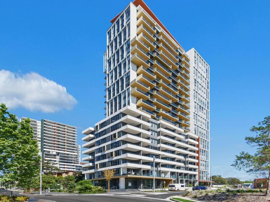 Image 5 of Luxury 2Beds Apt with stunning View (Parking, Gym)