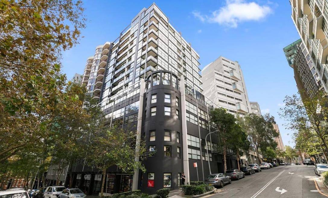 Image 2 of Luxury Sydney Condo, Pool, Gym, Parking