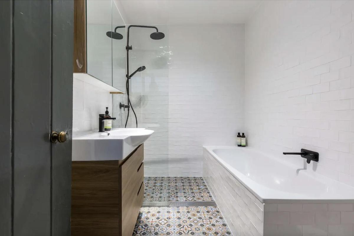 Image 2 of Millers Point Home Harbourside