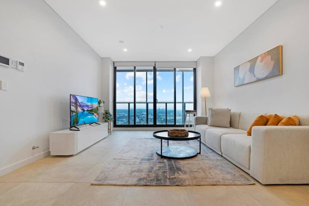 Image of Modern 2BR with City Views & Pool Near Parramatta
