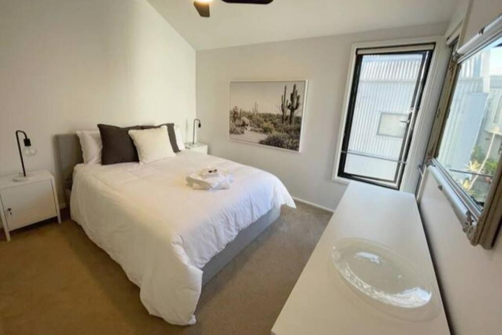 Image 5 of Modern 2 Bedroom Warehouse Conversion