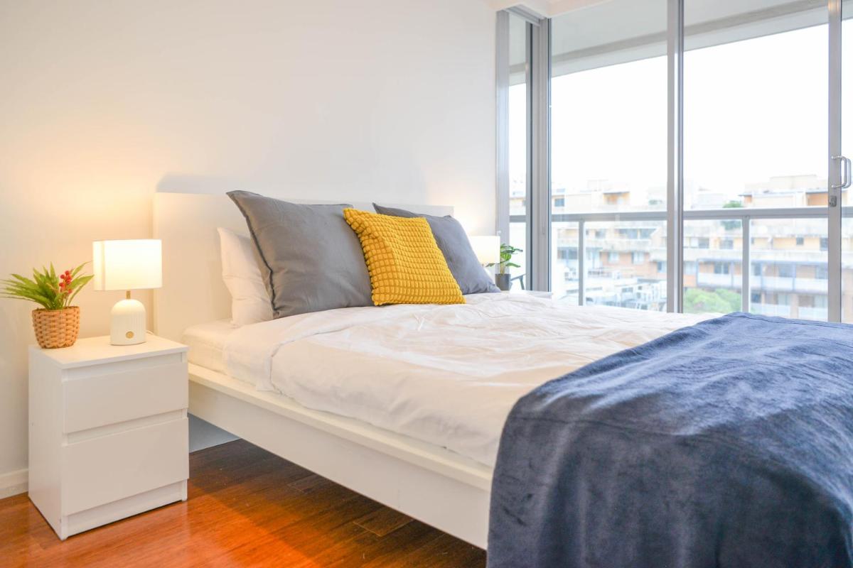 Image 1 of Modern Darling Harbour 2BR Apt Walk to Everything