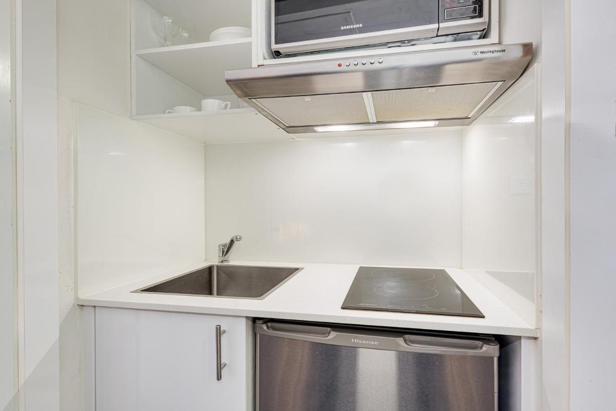 Image 3 of Modern and Cosy Sydney CBD Studio in Central