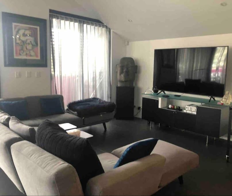 Image 4 of Modern spacious 3 bedroom penthouse in Enmore
