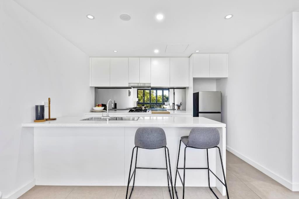 Image 4 of Oasis Near CBD, Close to EVERYTHING!!!