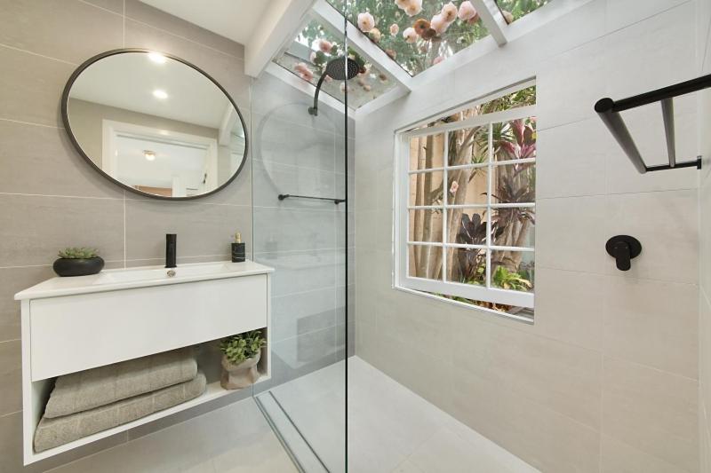 Image 2 of Paddington Garden Cottage with fast Wifi