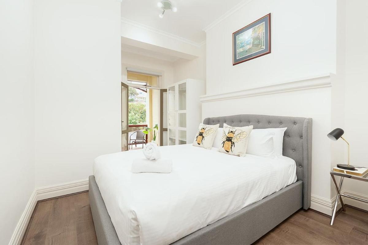Image 1 of STUNNING SYDNEY HOME 10