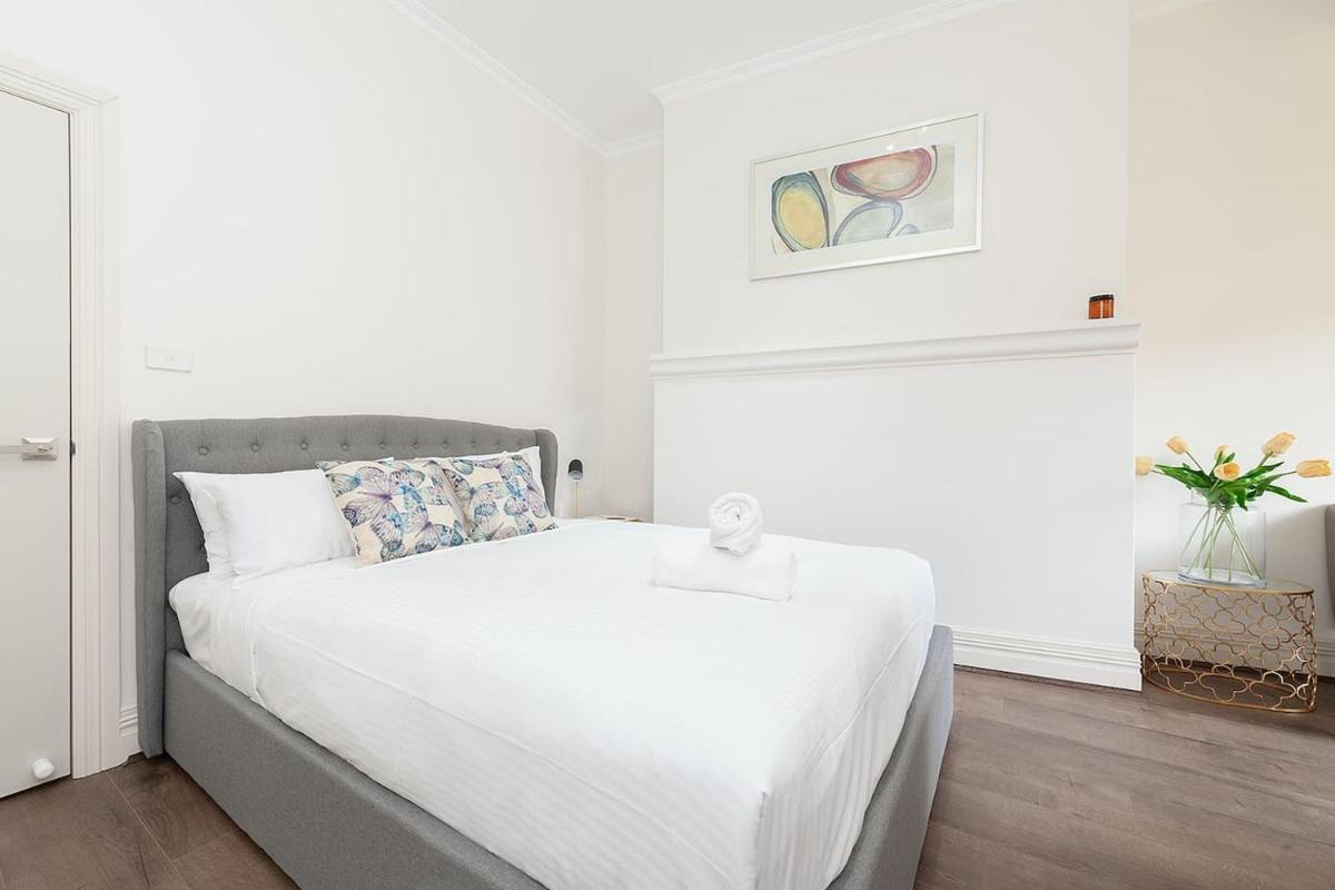 Image 1 of STUNNING SYDNEY HOME 11