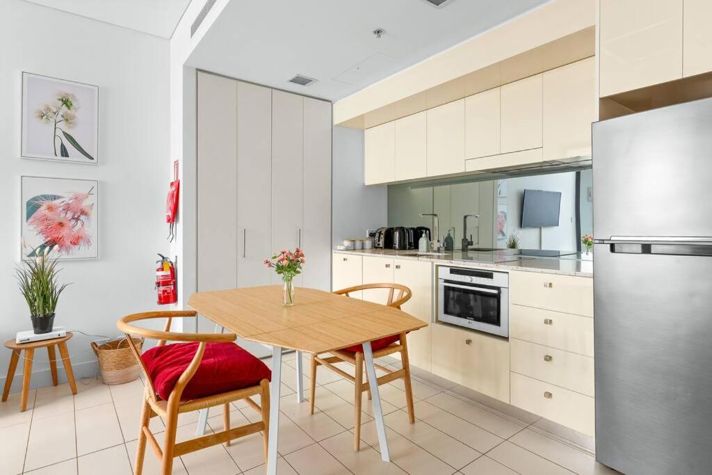 Image 3 of Secluded Surry Hills Escape with Private Balcony