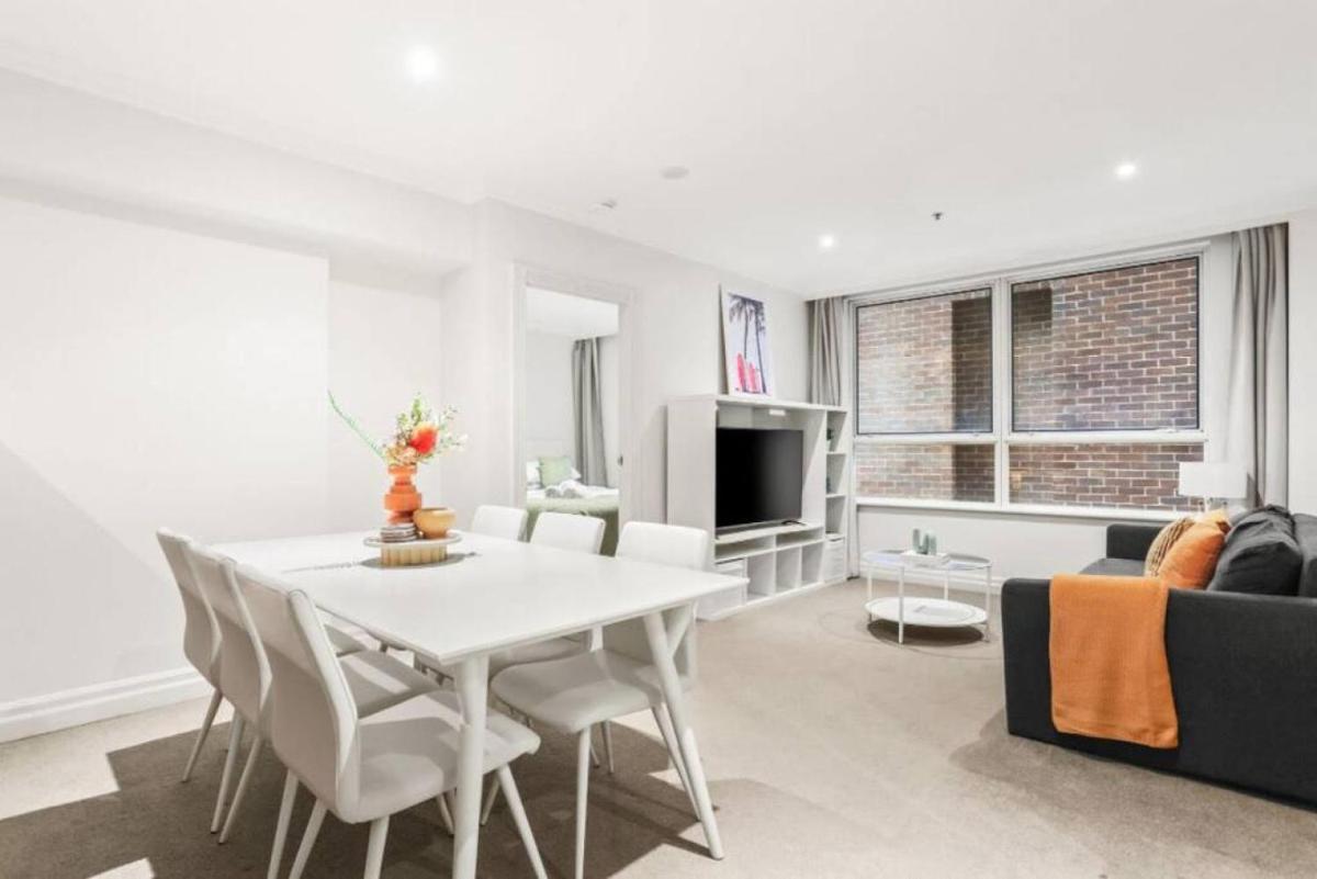 Image 3 of Spectacular 1 Bed Apartment in Sydney CBD With Gym