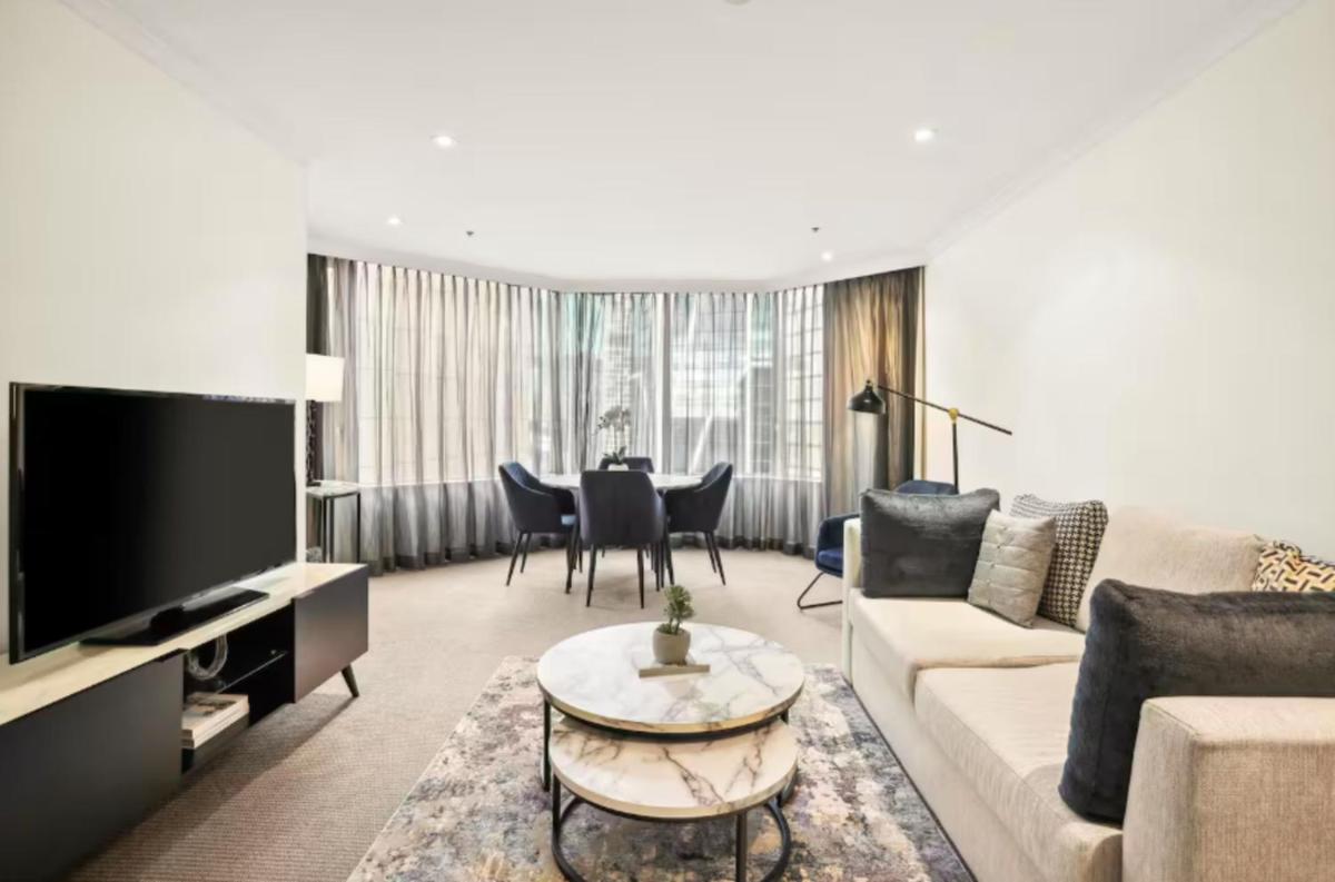 Image 1 of Spectacular Apartment with Harbour Bridge Views