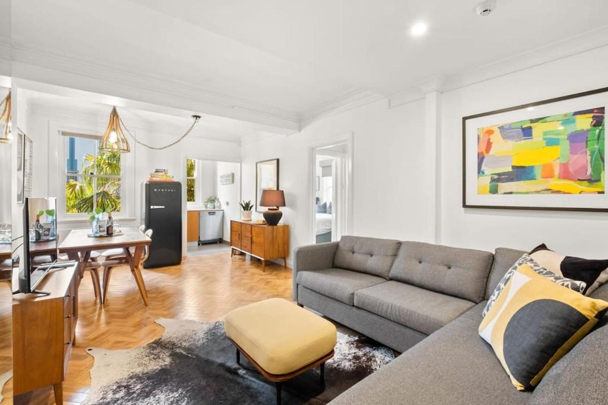 Image 4 of St James, Art Deco Dream – 2 Bedrooms W Aircon