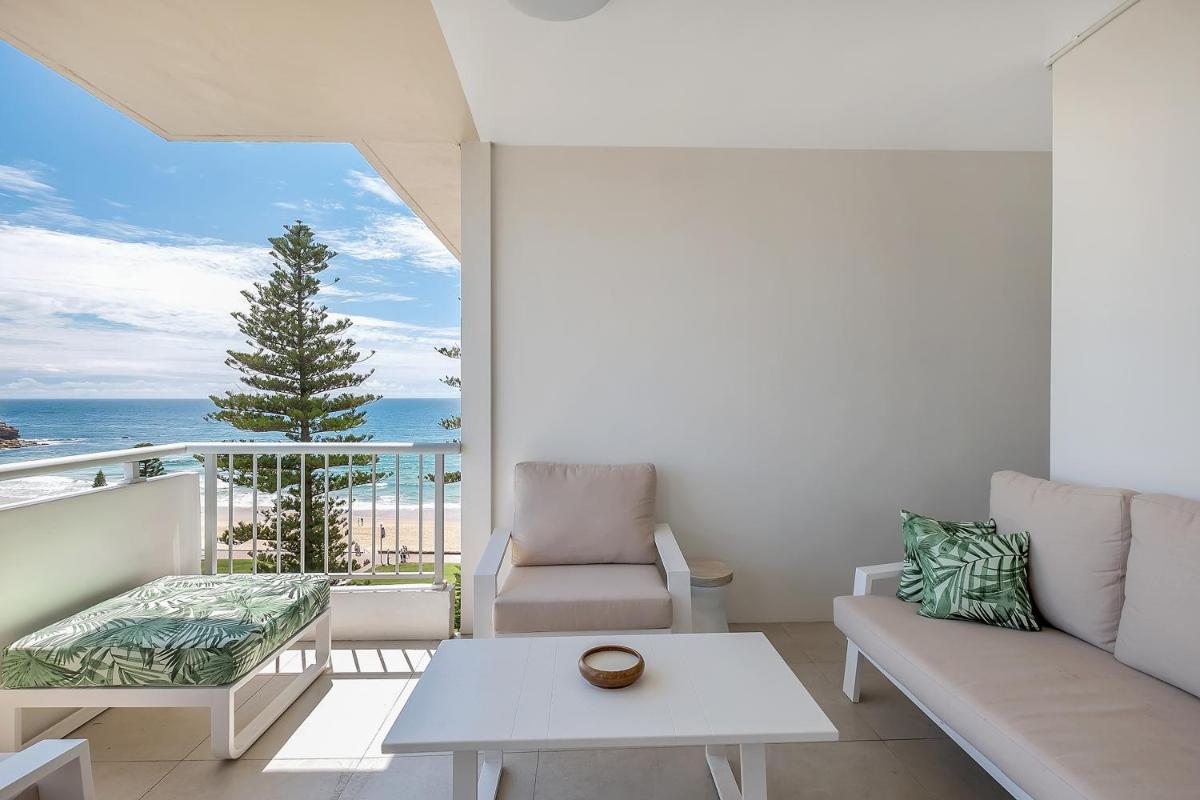 Image 5 of Stunning Beachfront penthouse-Beach District Views