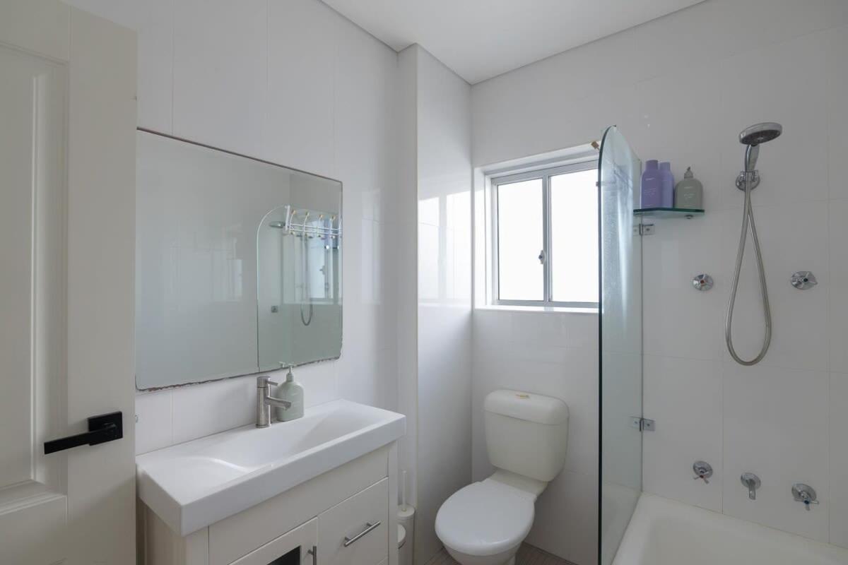 Image 1 of Stunning Maroubra Beachview Apt with Parking