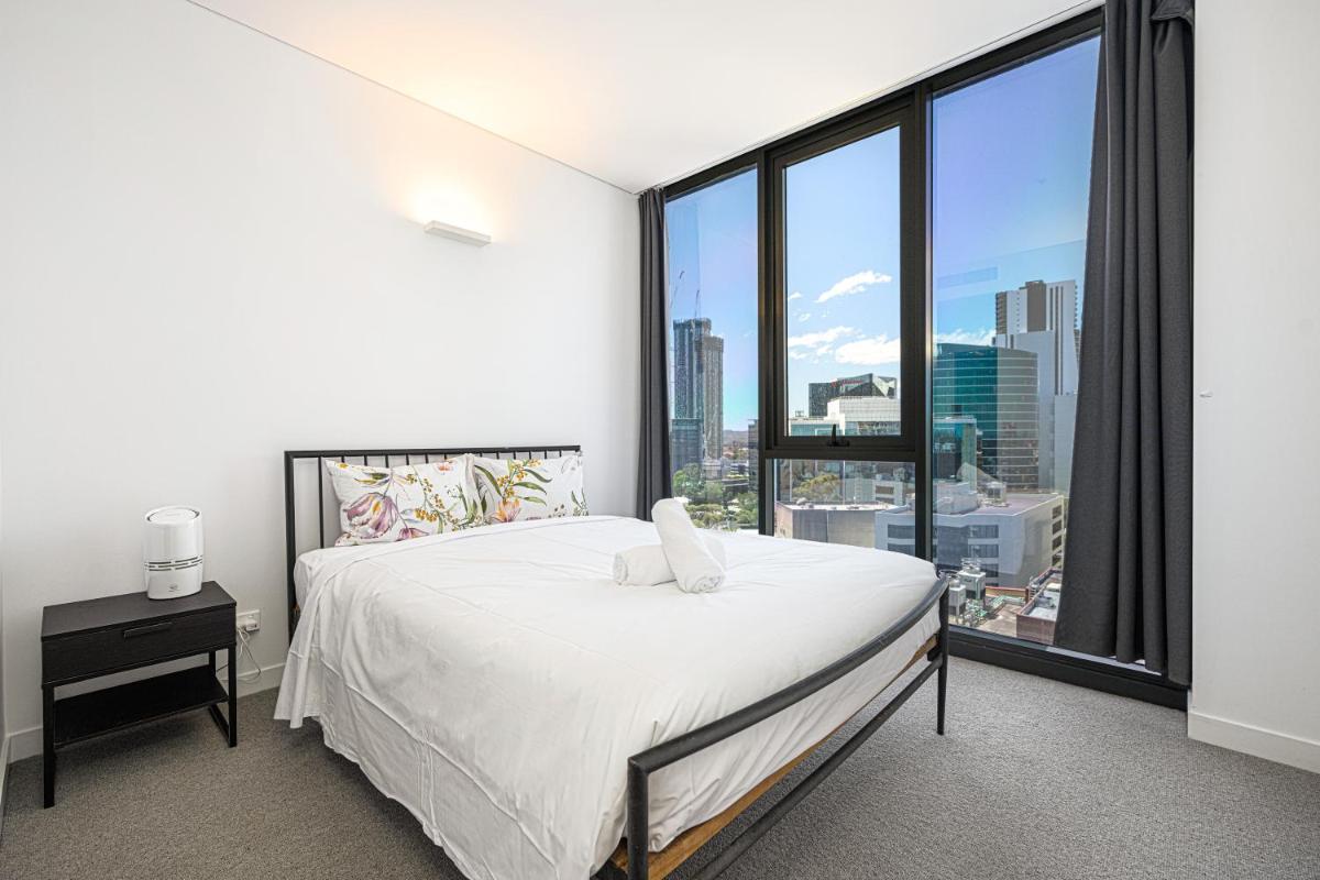 Image 1 of Stunning New 2 Bedrooms Apt Shopping & Parking