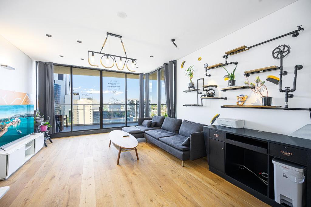 Image of Stunning New 2 Bedrooms Apt Shopping & Parking