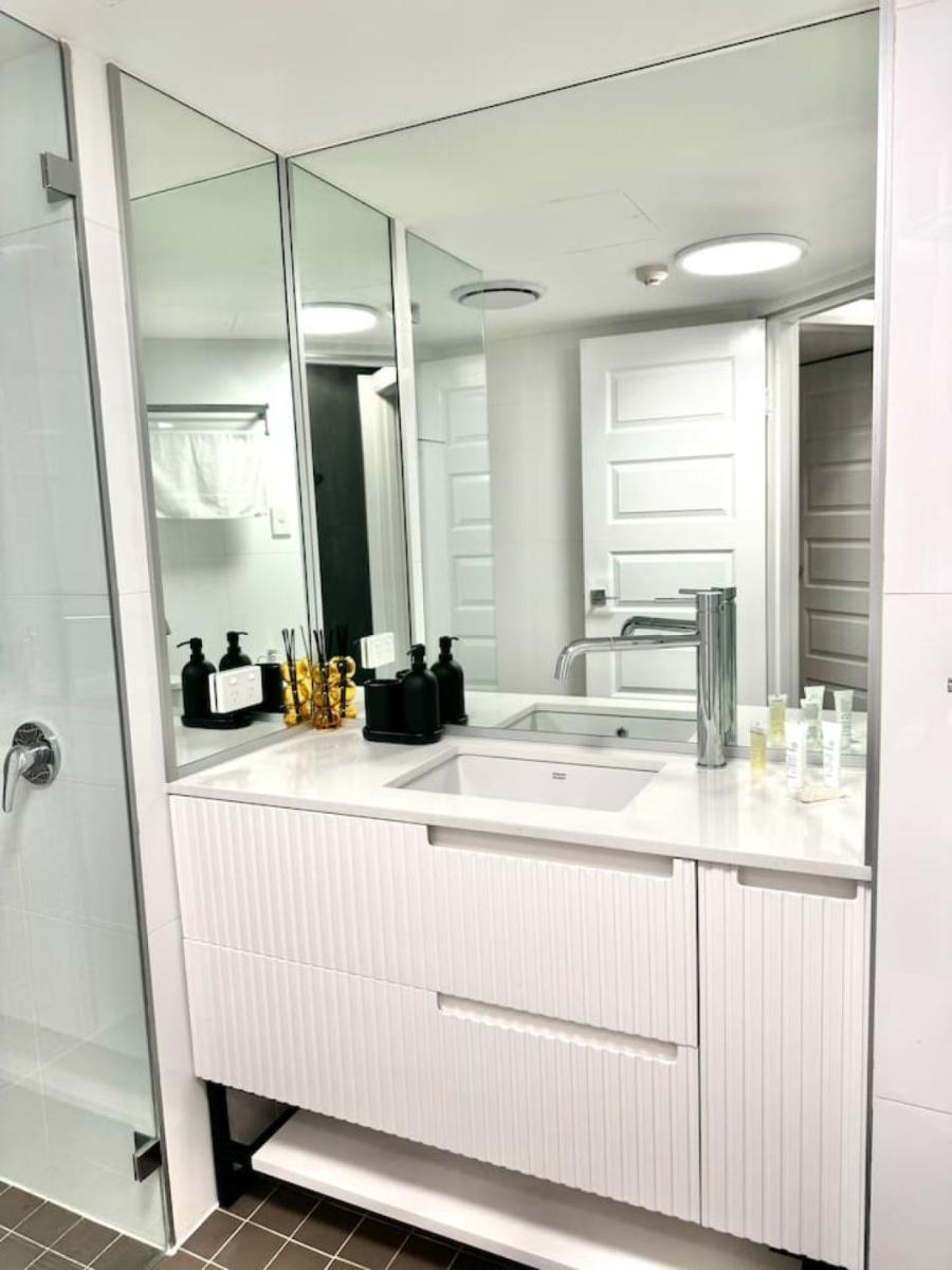 Image 3 of Stylish Family 1BR with Cozy Bunks and Games for 5