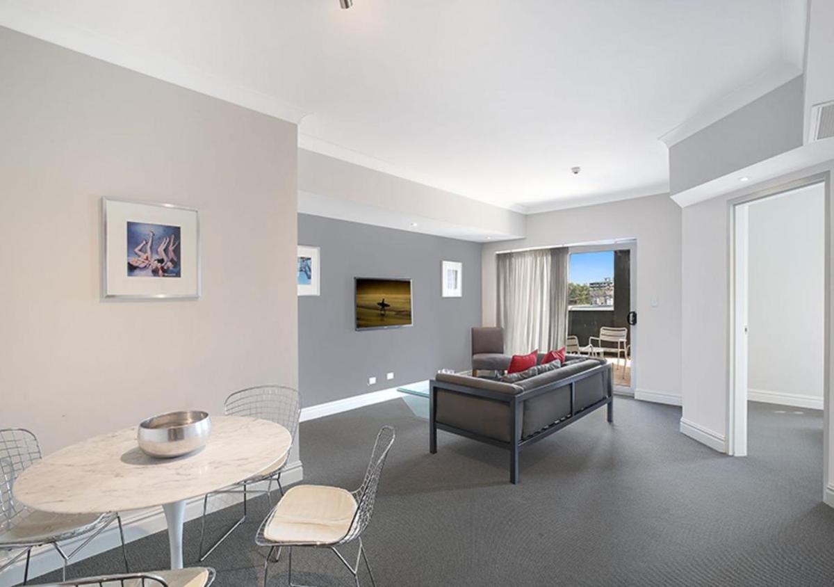 Image 4 of Sydney Airport Suites