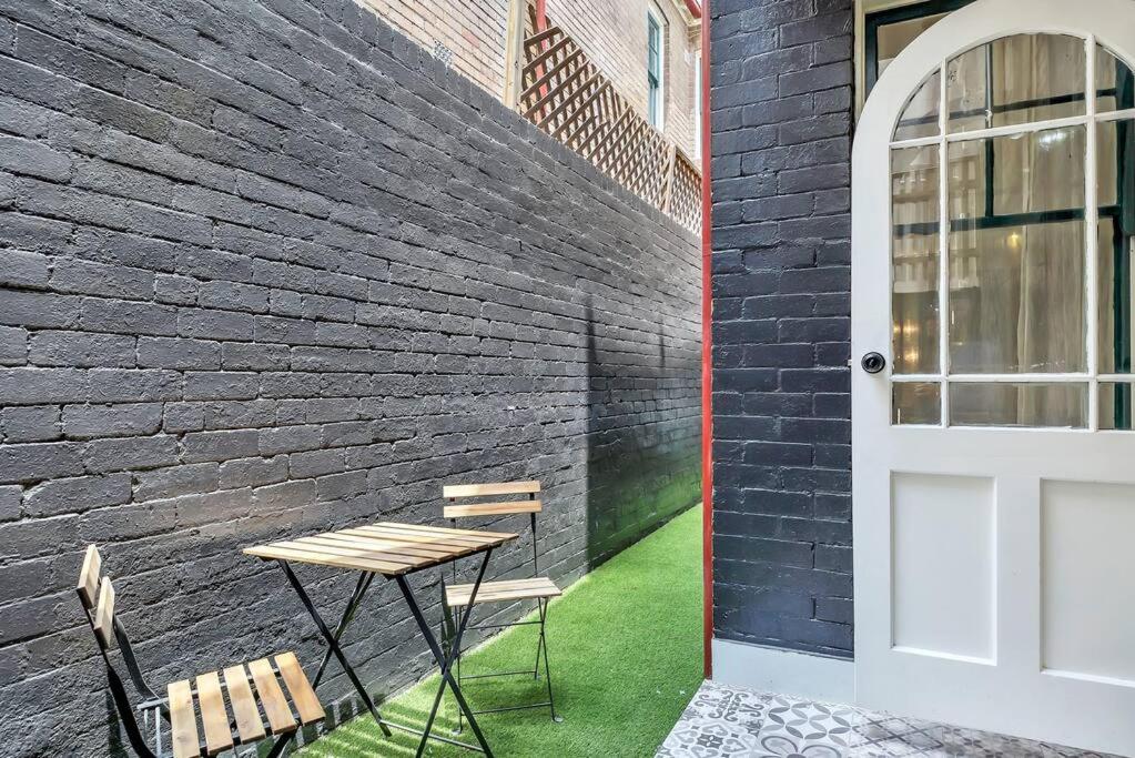 Image 6 of Sydney CBD Waterview Home 60