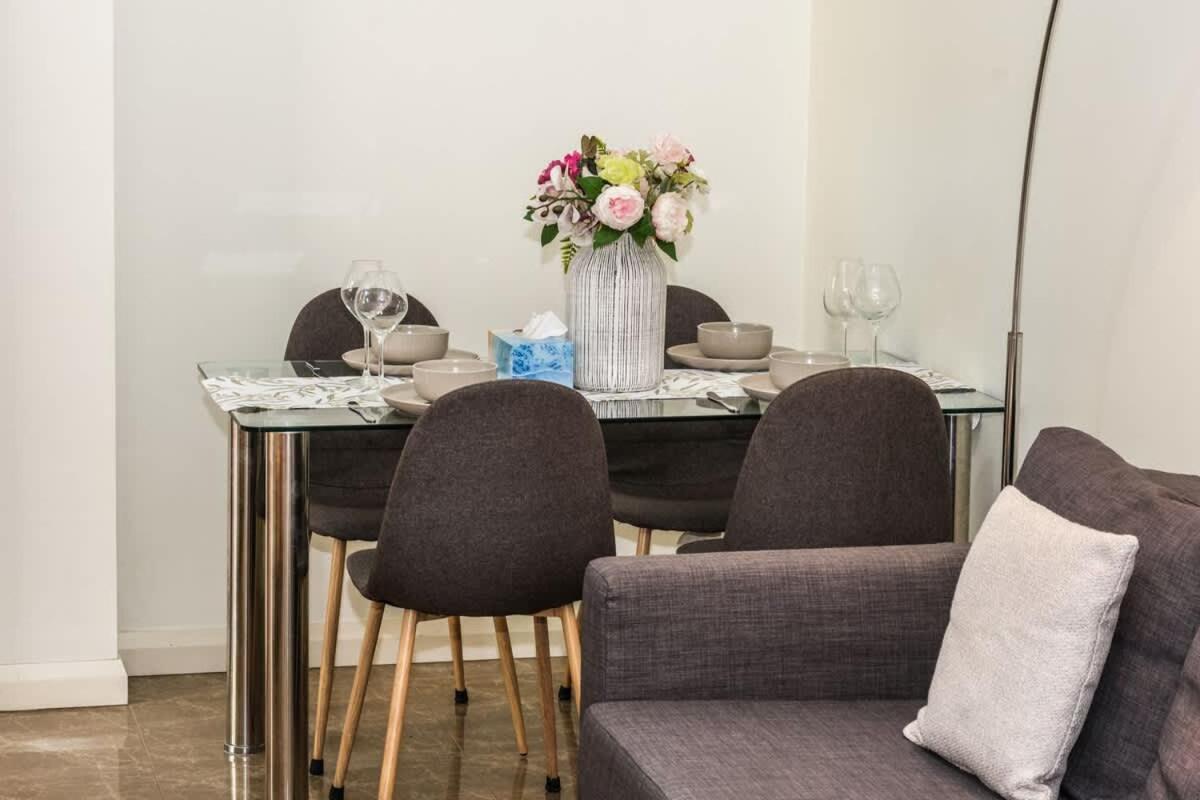 Image 2 of Sydney Concord Modern 2 bedroom sleeps 6 guests
