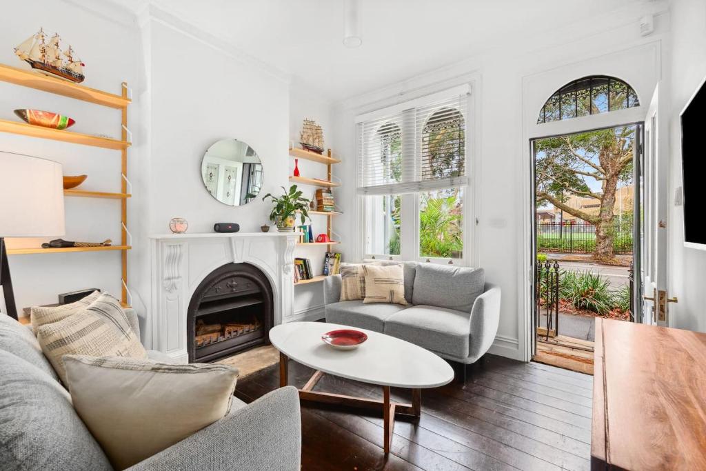 Image of ‘The Buckland Terrace’ Timeless Inner-City Treasure