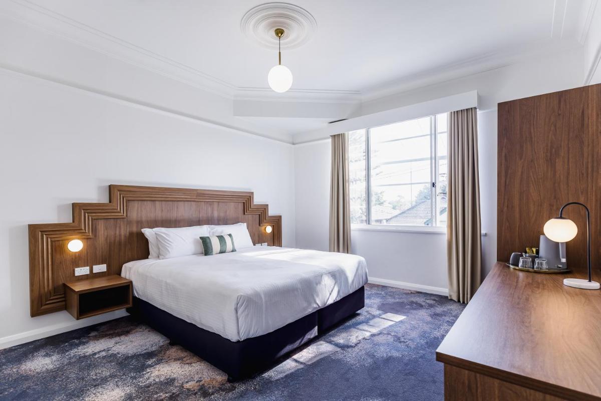 Image 6 of The Lakes Hotel, Rosebery
