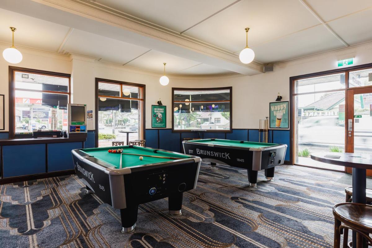 Image 4 of The Lakes Hotel, Rosebery