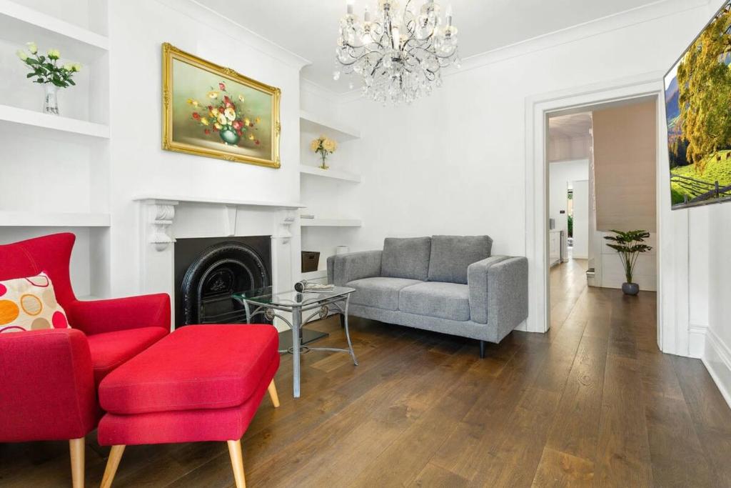 Image of Traditional 2-Bed Terrace House in Millers Point