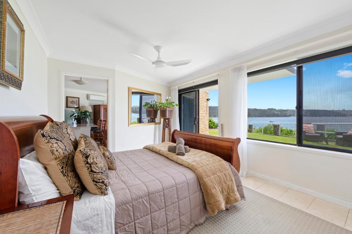 Image 1 of Waterfront on Manly Harbour