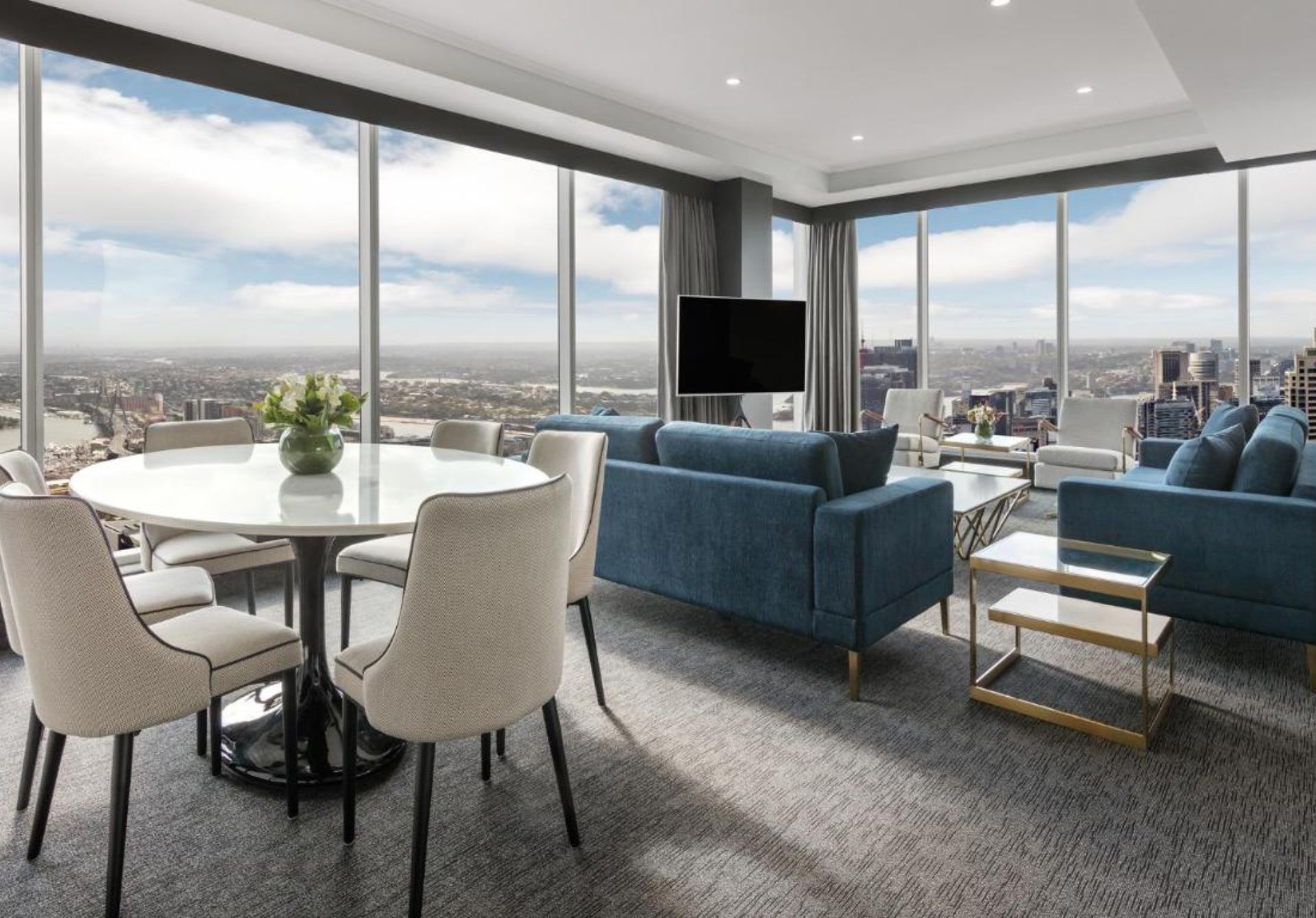 Meriton Suites World Tower